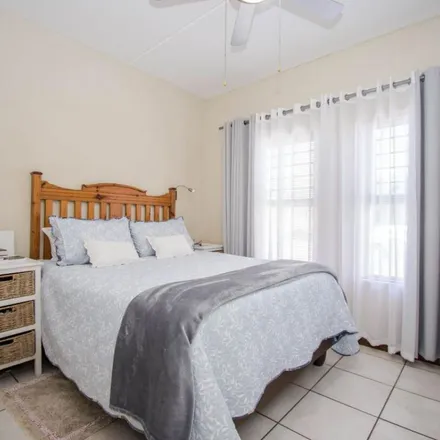 Rent this 3 bed apartment on unnamed road in Casablanca, Western Cape