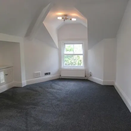 Image 2 - Derby Court, Sale, M33 3FJ, United Kingdom - Apartment for rent