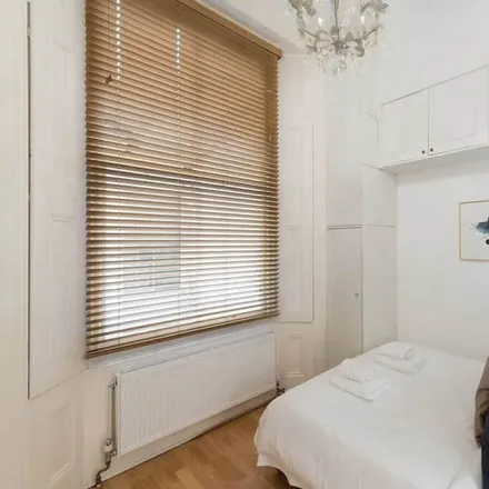 Rent this 1 bed apartment on London in W2 4JW, United Kingdom