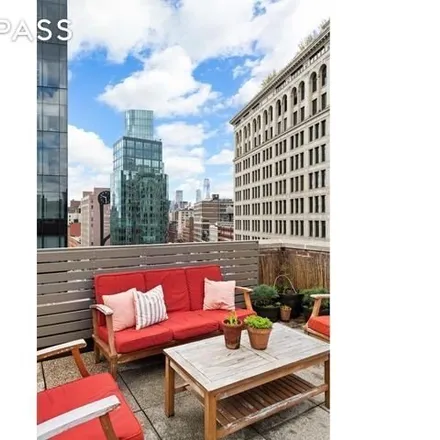 Image 9 - 105 East 9th Street, New York, NY 10003, USA - Apartment for rent