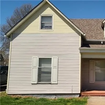 Buy this 4 bed house on 606 Fairground Avenue in Higginsville, MO 64037