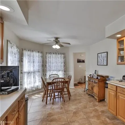 Image 6 - 96 Abbey Road, Chestnut Hill, Forks Township, PA 18040, USA - House for sale