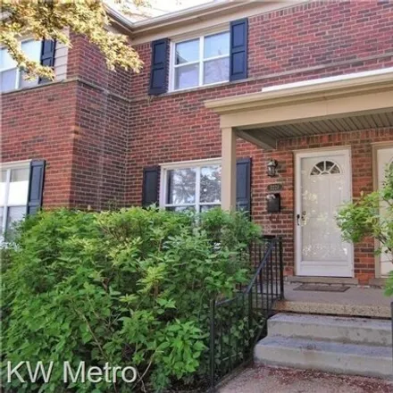 Rent this 2 bed townhouse on 3163 Albert Avenue in Royal Oak, MI 48073