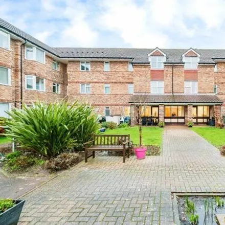 Buy this 1 bed apartment on Kings Mews in Worthing, BN11 2FF