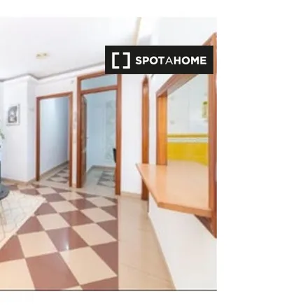 Rent this 3 bed apartment on La Sinsombrero in Calle Heliotropo, 4