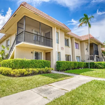 Buy this 2 bed condo on 426 Lakeview Drive in Weston, FL 33326
