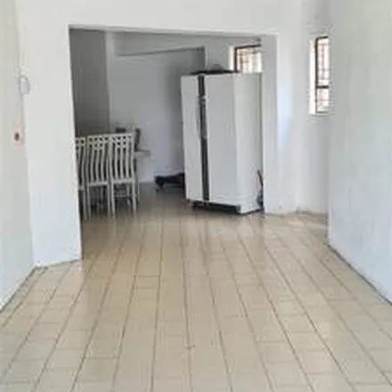 Rent this 4 bed apartment on M1 in Braamfontein, Johannesburg