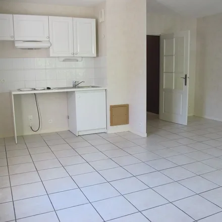 Rent this 2 bed apartment on 3 Rue Lucie Aubrac in 64340 Boucau, France