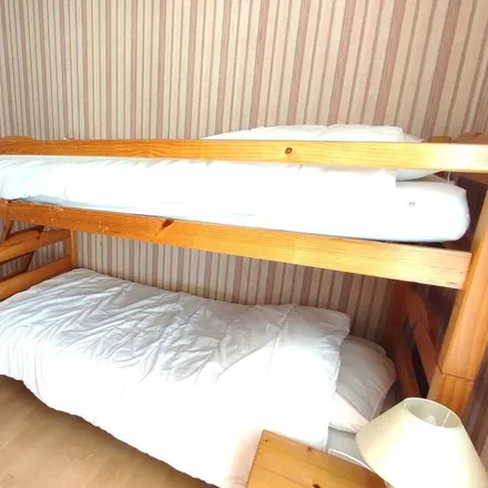 Rent this 2 bed apartment on 22730 Trégastel