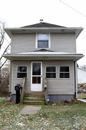 Buy this 2 bed house on 884 Raymond Avenue in Barberton, OH 44203