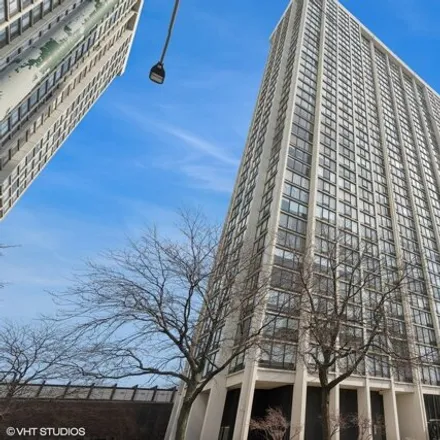 Buy this 3 bed condo on 5445-5447 North Sheridan Road in Chicago, IL 60626