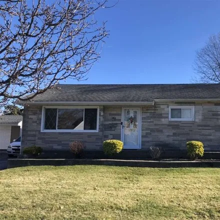 Rent this 4 bed house on 32 Harwick Road in Jericho, NY 11590