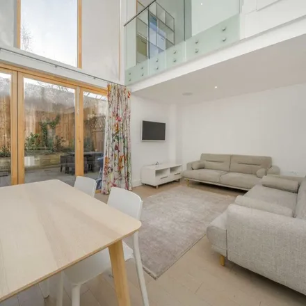 Rent this 3 bed townhouse on 1 Vinery Way in London, W6 0LQ