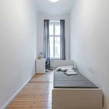 Rent this 3 bed room on Greifswalder Straße 19 in 10405 Berlin, Germany