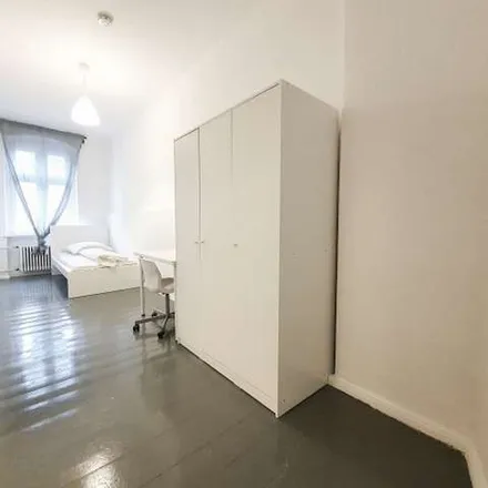 Image 2 - Prestije Mode, Lenaustraße, Berlin, Germany - Apartment for rent