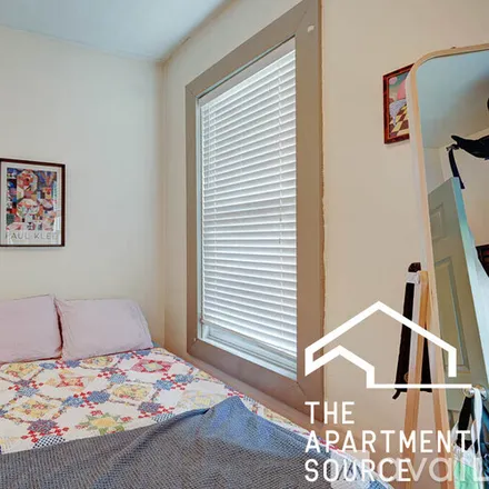 Image 5 - 882 N Marshfield Ave, Unit 2f - Apartment for rent