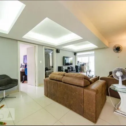 Rent this 4 bed house on Easy Residence in Rua André Cavalcanti 164, Gutierrez