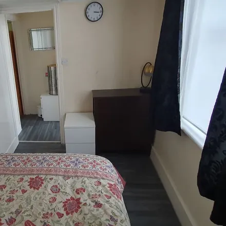 Rent this 2 bed house on London in SE13 5PF, United Kingdom