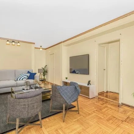 Image 2 - 9 Fordham Hill Oval Apt 7d, New York, 10468 - Apartment for sale