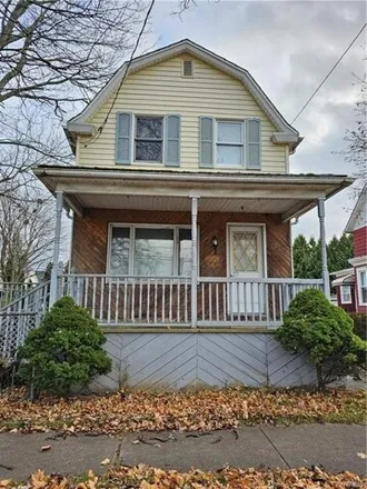 Buy this 3 bed house on 558 30th Street in City of Niagara Falls, NY 14301