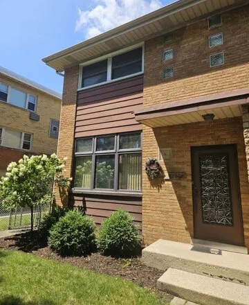 Buy this 3 bed townhouse on 5626 N Kimball Ave Unit 5626 in Chicago, Illinois