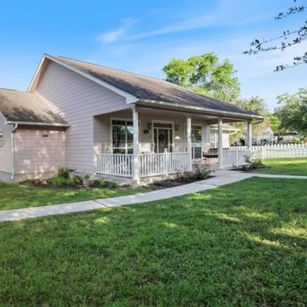 Image 2 - 775 Severn Drive, Seguin, TX 78155, USA - House for sale