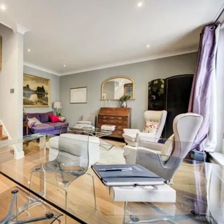 Rent this 3 bed townhouse on 18 Coleherne Mews in London, SW10 9AN