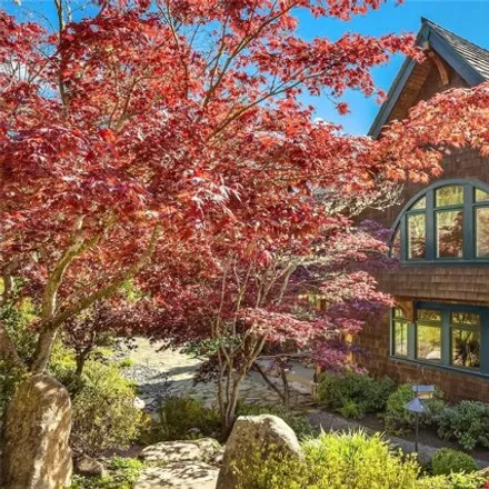 Image 3 - Island Avenue Northeast, Bainbridge Island, WA, USA - House for sale