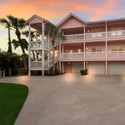 Buy this 2 bed condo on 1082 Albee Road West in Nokomis Beach, Sarasota County