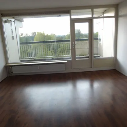 Rent this 3 bed apartment on Waleweinlaan 179 in 5665 CH Geldrop, Netherlands