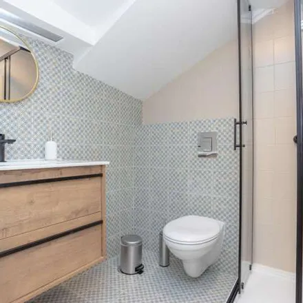 Rent this 1 bed apartment on Calçada de Santa Isabel 87 in 3040-270 Coimbra, Portugal