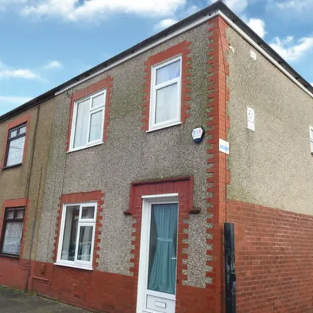 Rent this 3 bed townhouse on Rydal Road in Preston, PR1 5SH