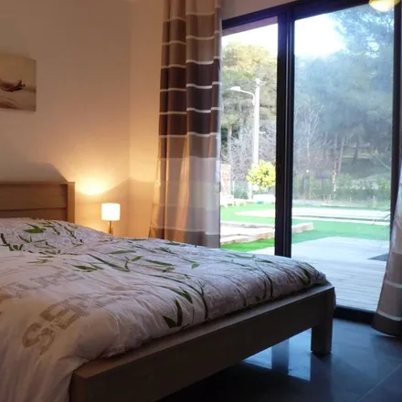 Rent this 4 bed house on Avenue des Rives d'Azur in 83530 Saint-Raphaël, France