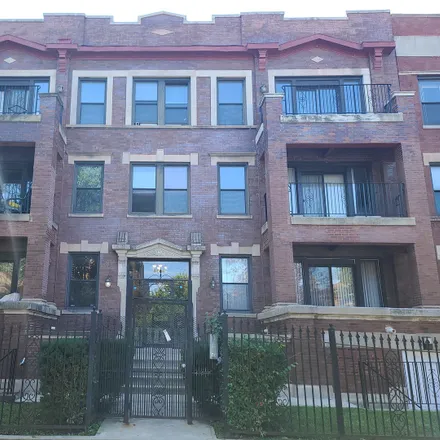 Buy this 3 bed house on 5404-5406 South Michigan Avenue in Chicago, IL 60653