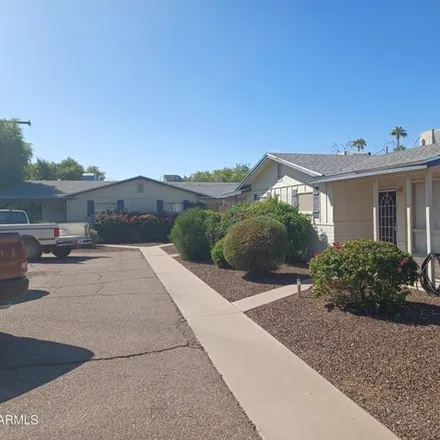 Buy this studio house on 1117 East McLellan Boulevard in Phoenix, AZ 85014