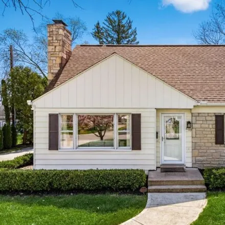 Buy this 4 bed house on 2201 Ridgecliff Road in Upper Arlington, OH 43221