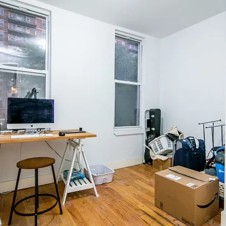 Image 6 - 33 Montrose Avenue, New York, NY 11206, USA - Apartment for rent