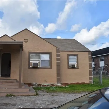 Buy this 4 bed house on 574 Southeast 1st Street in Belle Glade, FL 33430
