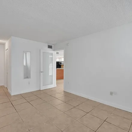 Image 8 - 1666 West Avenue, Miami Beach, FL 33139, USA - Apartment for rent