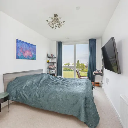 Image 9 - Lamington Heights, 8 Madeira Street, London, E14 6TR, United Kingdom - Apartment for rent