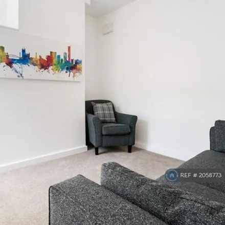 Image 4 - Seedley Street, Manchester, M14 7NF, United Kingdom - Townhouse for rent