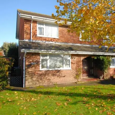 Buy this 5 bed house on Queens Road in New Romney, TN28 8LS