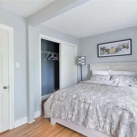 Image 2 - 5205 Palmer Avenue, Niagara Falls, ON L2E 1A6, Canada - Apartment for rent