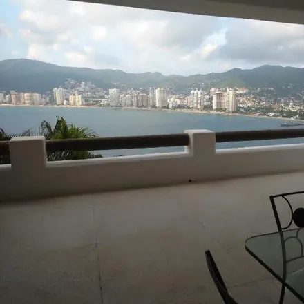 Rent this studio house on Privada Sendero del Poseidón in Fraccionamiento Marina Brisas, 39300 Acapulco