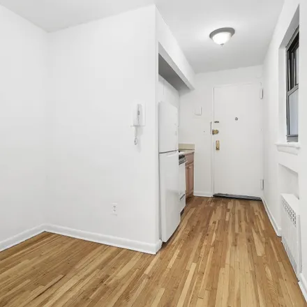 Rent this 1 bed apartment on 29 West 84th Street in New York, NY 10024