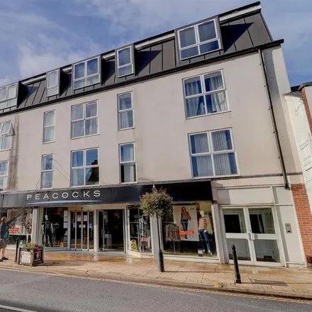 Rent this 2 bed apartment on Vision Express in Warwick Road, Kenilworth