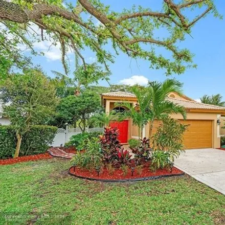 Rent this 3 bed house on 4008 Laurelwood Lane in Delray Beach, FL 33445