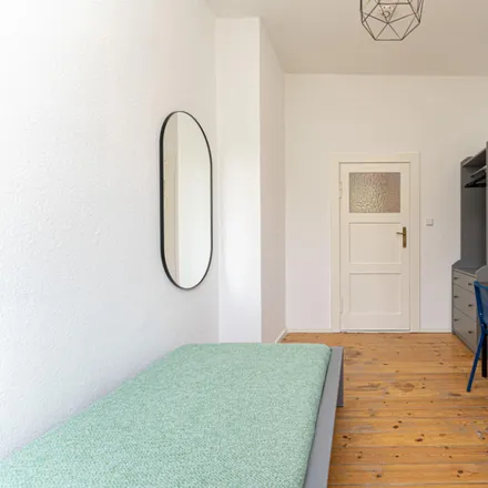 Rent this 3 bed room on Lauterberger Straße 40 in 12347 Berlin, Germany