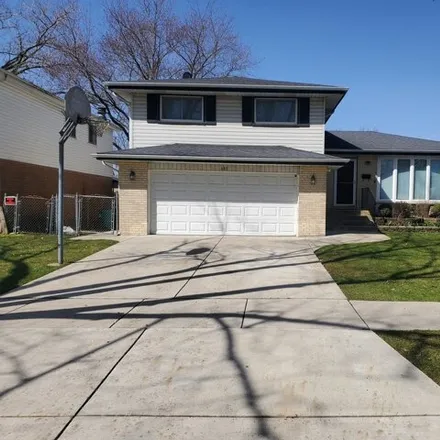 Rent this 3 bed house on 701 Manor Court in Des Plaines, IL 60016