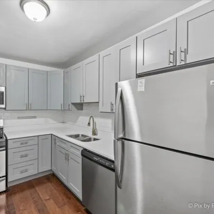 Image 3 - 1918 West Chase Avenue, Chicago, IL 60626, USA - Apartment for rent